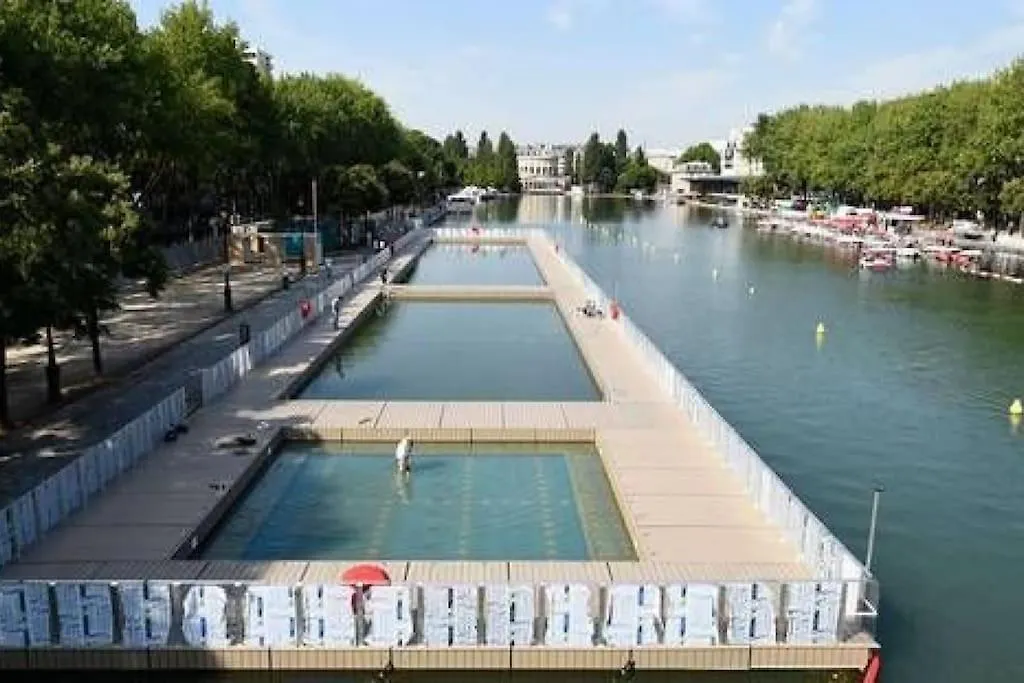 Stunning Studio Near Canal St Martin - Divine Moon Paris France