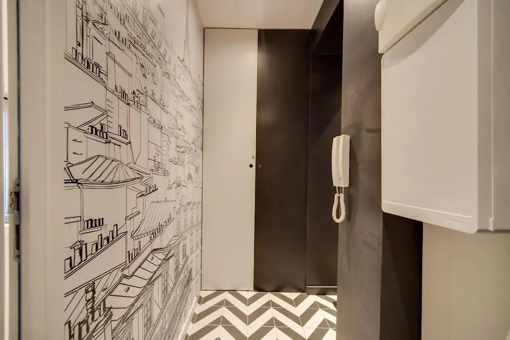 Stunning Studio Near Canal St Martin - Divine Moon Paris