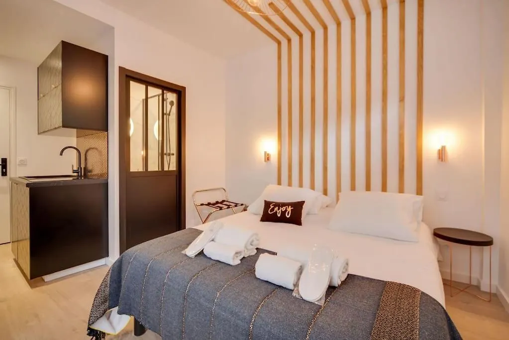 Stunning Studio Near Canal St Martin - Divine Moon Paris 0*,