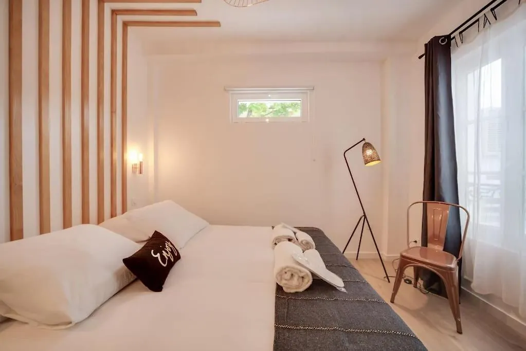 Apartment Stunning Studio Near Canal St Martin - Divine Moon Paris France